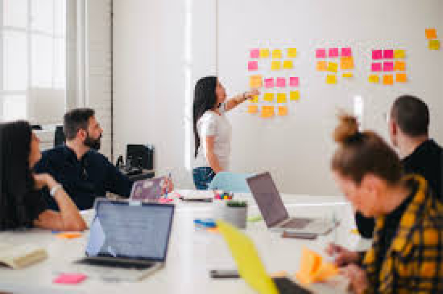 Tips for Giving Constructive Feedback to Freelancers