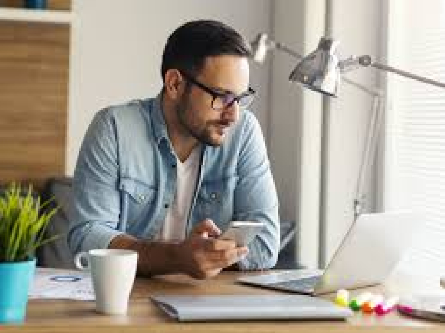 Legal Tips for Freelance Creatives: Contracts & Copyright